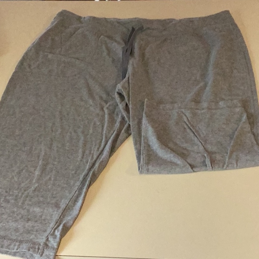 Athletic works gray capri size 22.